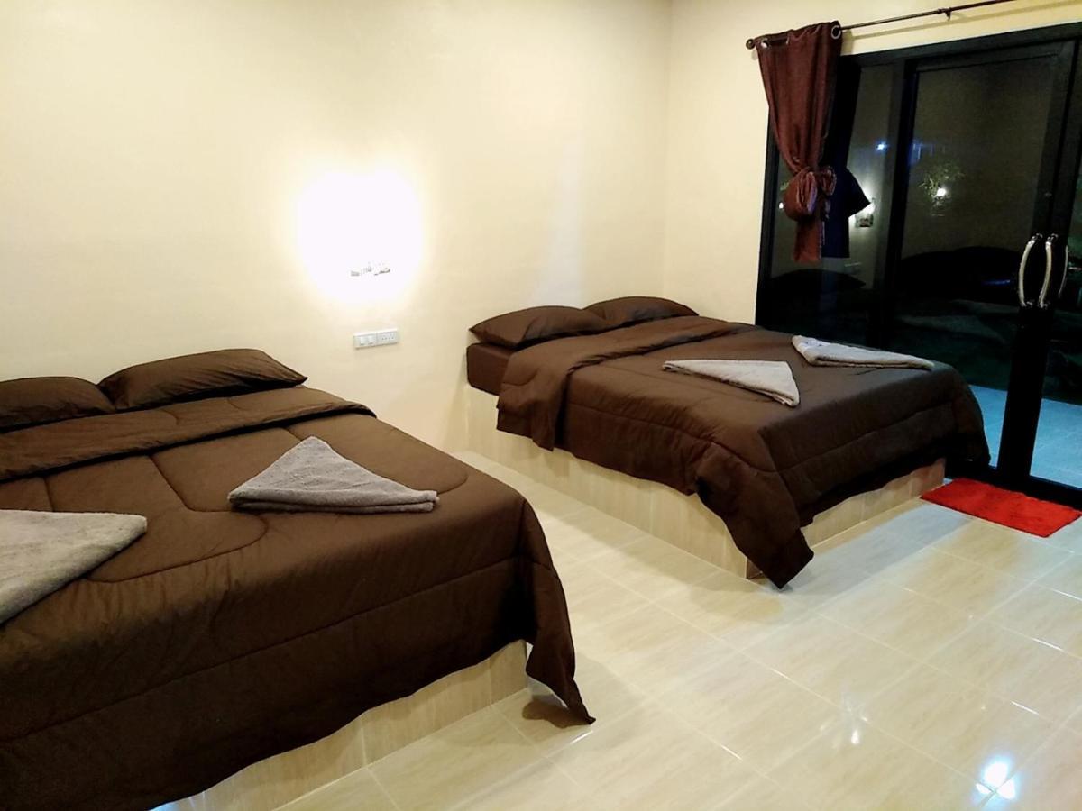เฟรนด์แคมป์ Villa Khao Kho Exterior photo